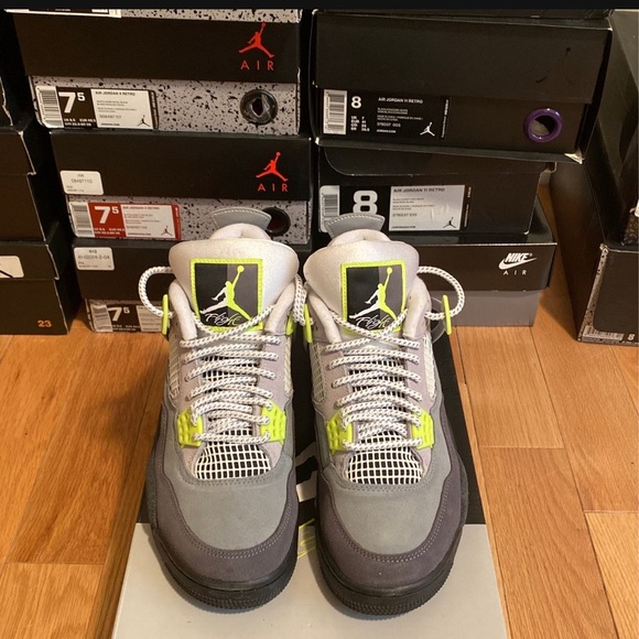 Air Jordan 4 Retro SE